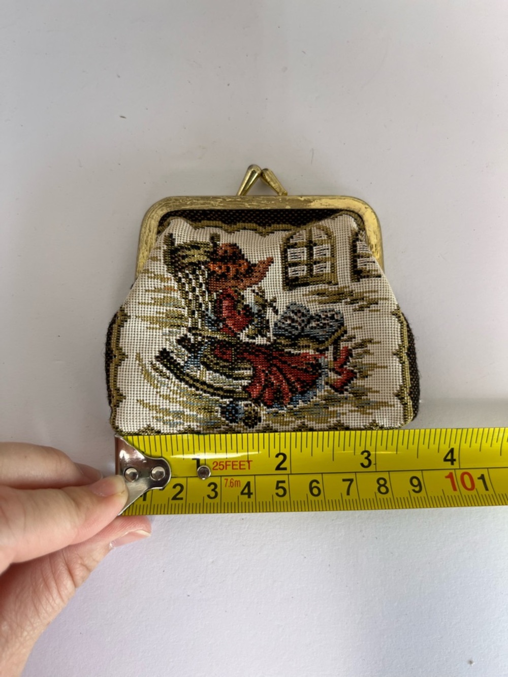 Vintage Needlepoint Style Change Purse, Kiss Lock Coin Purse - Picture 6 of 7